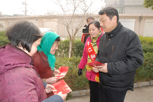 仁和集團走訪困難群眾和樟樹市福利院